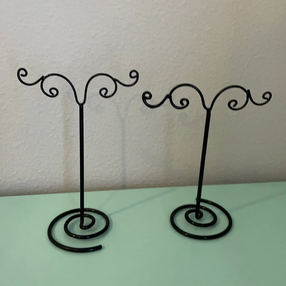 🛍 2 Earring Holders